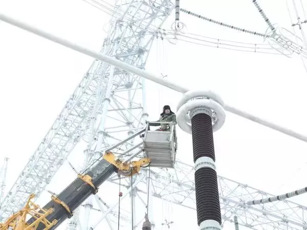 判断电力铁塔的电压
